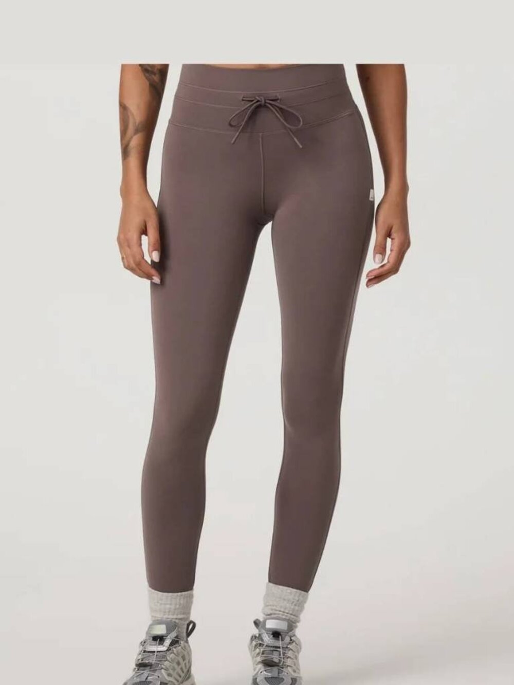 Vuori Women's Taupe huckleberry Track Joggers